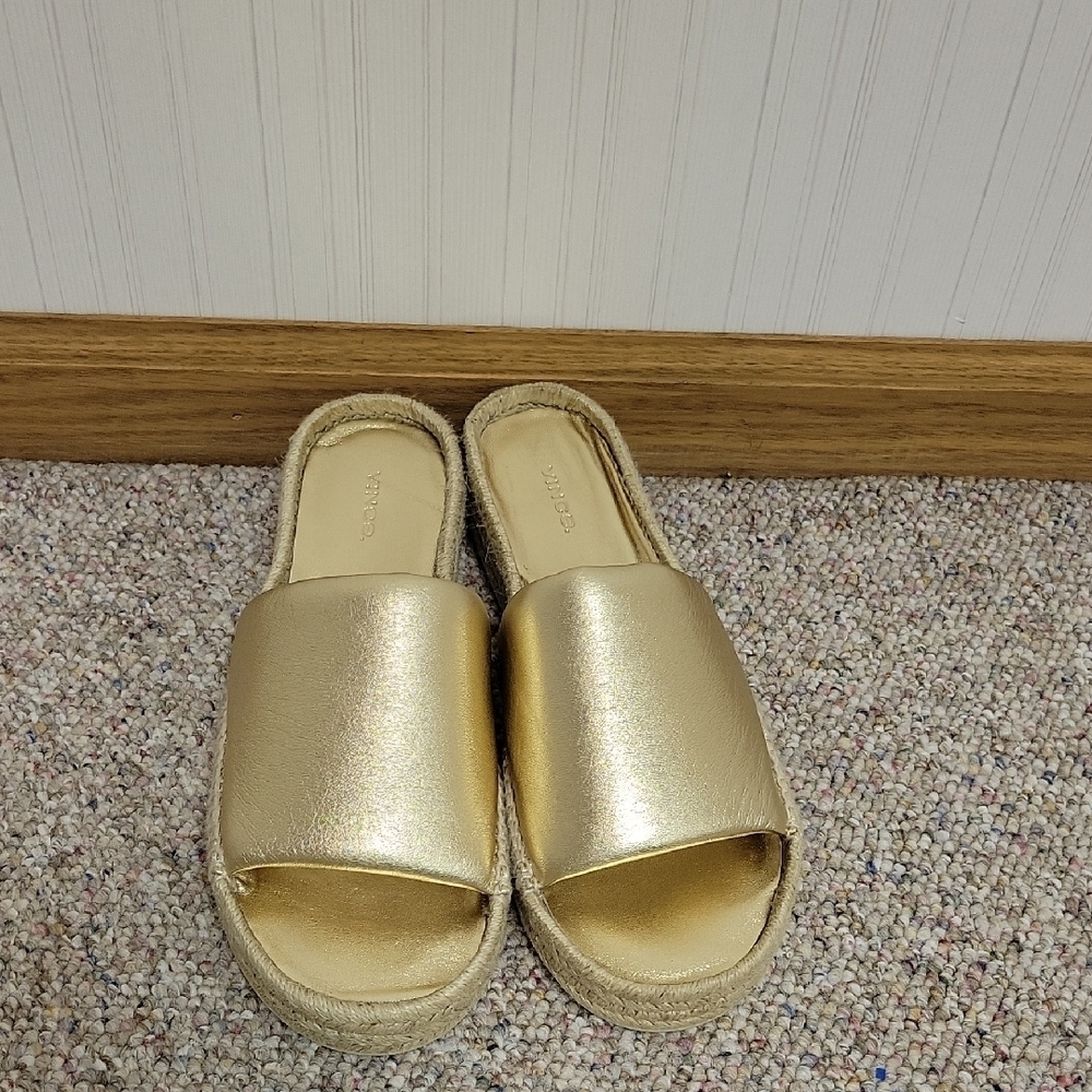 Vince, Women's gold wedge espadrilles Slide Sandals Jesse size 9.5 new w/o tags
